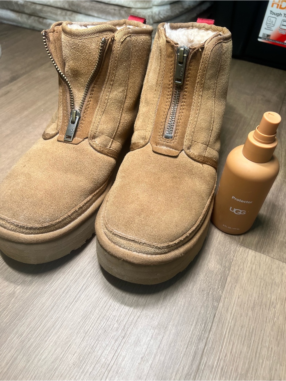 UGG Chestnut/Tan Shearling-Lined Suede Ankle Boot